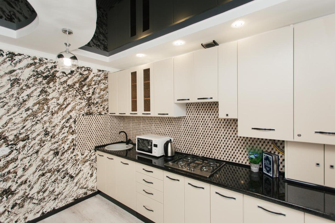 De Luxe Apartments Centr Illinskaya Sumi Dış mekan fotoğraf